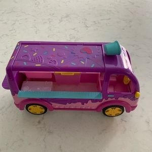 Shopkins bus toy!